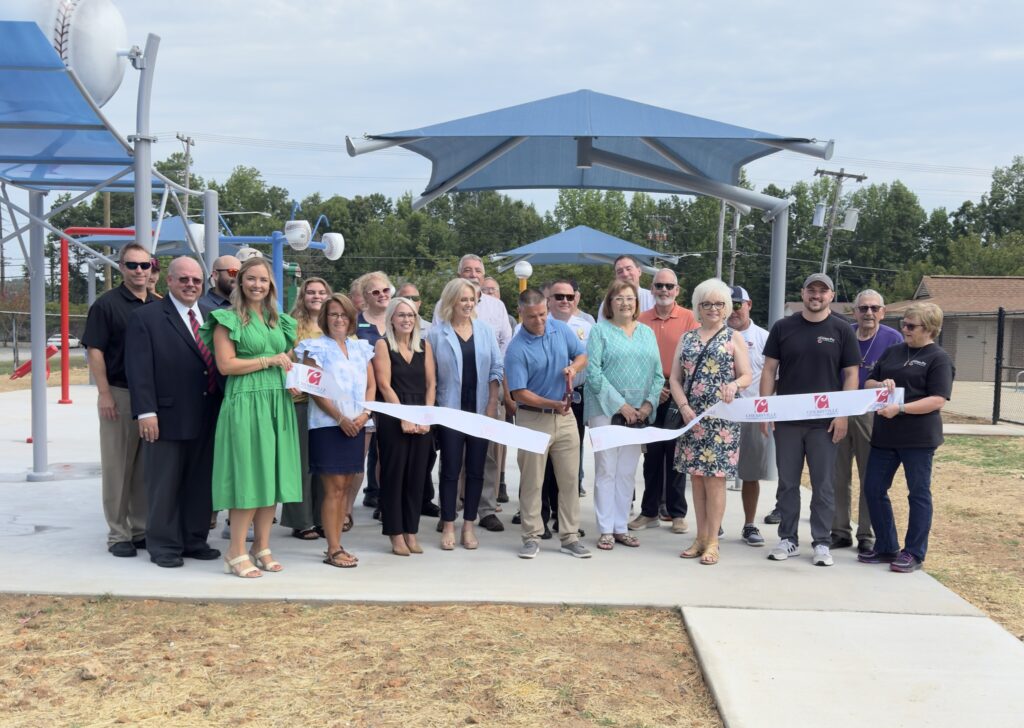 PL_FB_ribbon_cut_splash_pad